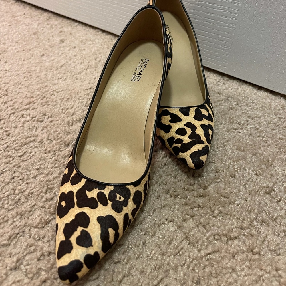 Micheal Kors Leopard print 6 1/2 kitten heel pumps.